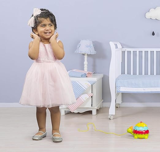 Funskool Giggles Tartaruga Gelato: Ziehspielzeug mit Quetsch- und Sprühfunktion, fördert die motorischen Fähigkeiten, geeignet für Kinder ab 18 Monaten, bunt und ideal für die Kleinen.
