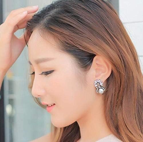 YouBella Kristall versilberter Ohrstecker | Modischer und schöner glänzender Ohrstecker für Damen und Mädchen | Farbe: Silber | Künstlicher Schmuck | Perfekt für besondere Anlässe | Zum Verschenken und zur Hochzeit