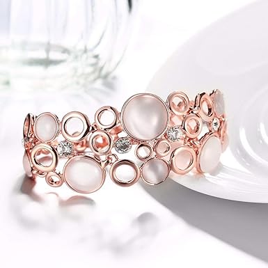 YouBella Stilvolles rosévergoldetes Kristallarmband | Material: Legierung | Größe: 2,6 | Modischer Kunstschmuck | Für Frauen und Mädchen | Langanhaltendes Finish | Geeignet für alle Gelegenheiten