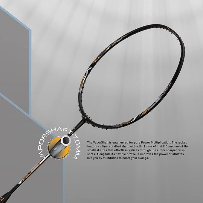 HUNDRED Viper 900 Carbon Fibre Strung Badminton Racket mit Full Racket Cover | Für Fortgeschrittene Spieler | 79 Gramm | Maximale Saitenspannung - 32lbs