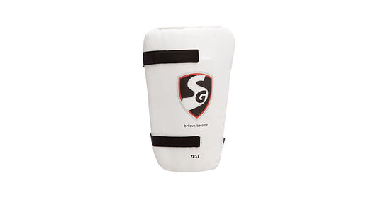 SG Test Cricket Oberschenkelpads | Farbe: Weiß | Größe: Junior | Material: Leder | Für Männer und Jungen | Leichtgewicht | Schaumstoff mit geringer Dichte | Elastische Riemen um Taille und Bein | Klettverschlüsse | Einstellbar
