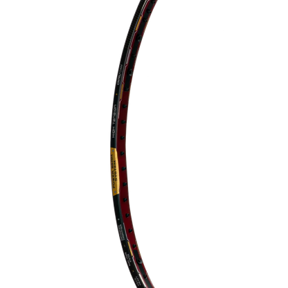 Hundred IONIQ 100 (4U) Badmintonschläger (Schwarz/Rot)