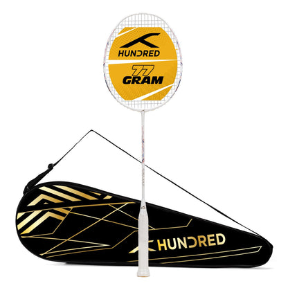 HUNDRED Atomic Air 77 Carbonfaser-Badmintonschläger mit Besaitung und vollständiger Schlägerhülle  Für fortgeschrittene Spieler | 77 Gramm | Maximale Saitenspannung – 32 lbs