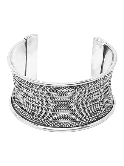 YouBella Style 2 Oxidiertes Silber Manschettenarmband | Material: Messing | Einstellbar | Modischer Modeschmuck | Für Frauen & Mädchen | Langlebiges Design | Geeignet für alle Anlässe