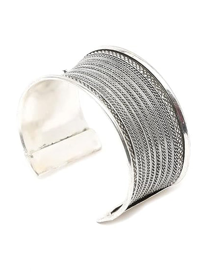 YouBella Style 2 Oxidiertes Silber Manschettenarmband | Material: Messing | Einstellbar | Modischer Modeschmuck | Für Frauen & Mädchen | Langlebiges Design | Geeignet für alle Anlässe