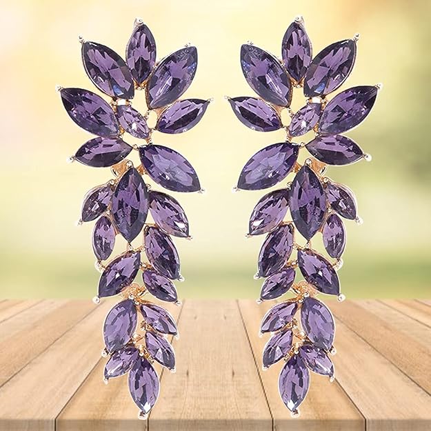 YouBella Schmuckgeschenke Stilvolle, moderne westliche Ohrringe Vergoldete Kristallohrringe für Mädchen und Frauen (lila)
