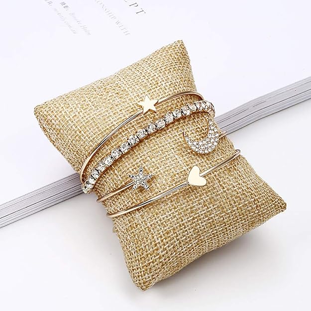 YouBella geschichtetes mehrsträngiges Kristallarmband | Vergoldet | Größe: 7 Zoll | Material: Messing | Modischer Kunstschmuck | Für Frauen und Mädchen | Langanhaltendes Finish | Geeignet für alle Gelegenheiten