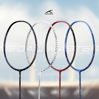 HUNDRED Medal Master Strung Badmintonschläger (Standardgröße) | Unisex | Material: Carbon Fibre | mit kompletter Schlägerhülle