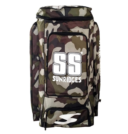 SS Camo Duffle Cricket Kit Bag | Leichtes Gewicht mit attraktivem Design | Wetterbeständig | Geräumiger Stauraum | Komfort | Stilvoll und sportlich | Schulterriemen | Spezieller Schlägerhalter