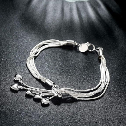 YouBella Silver Plated Charm Armband | Silber | Material: Messing | Modischer Modeschmuck | Für Frauen & Mädchen | Langlebige Ausführung | Geeignet für alle Anlässe